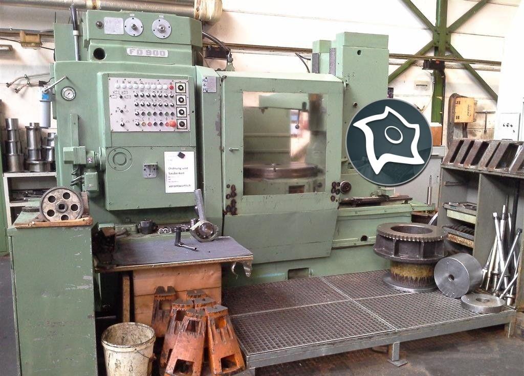 Зубофрезерный горизонтальный станок Cugir FD 900