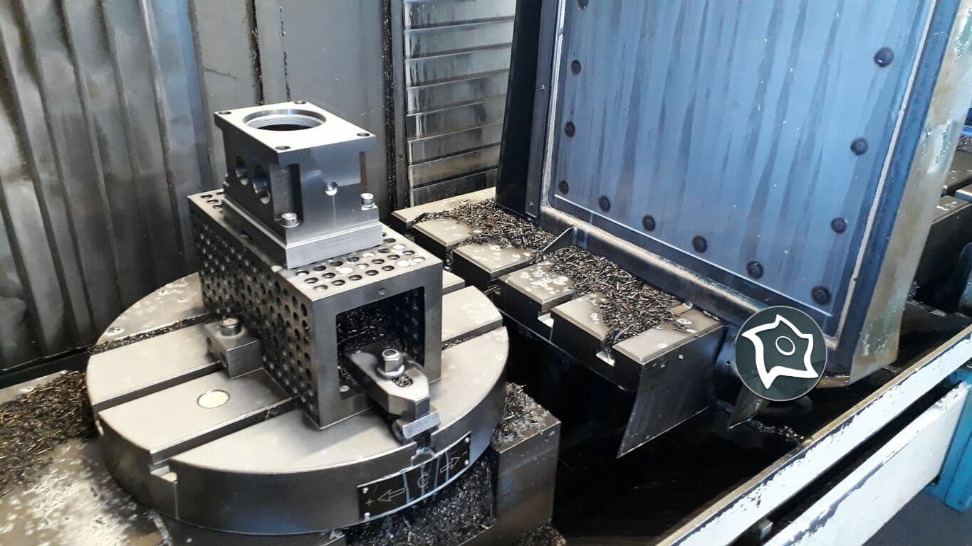 5-осевой обрабатывающий центр с ЧПУ AXA VHC 2-M-ID15142