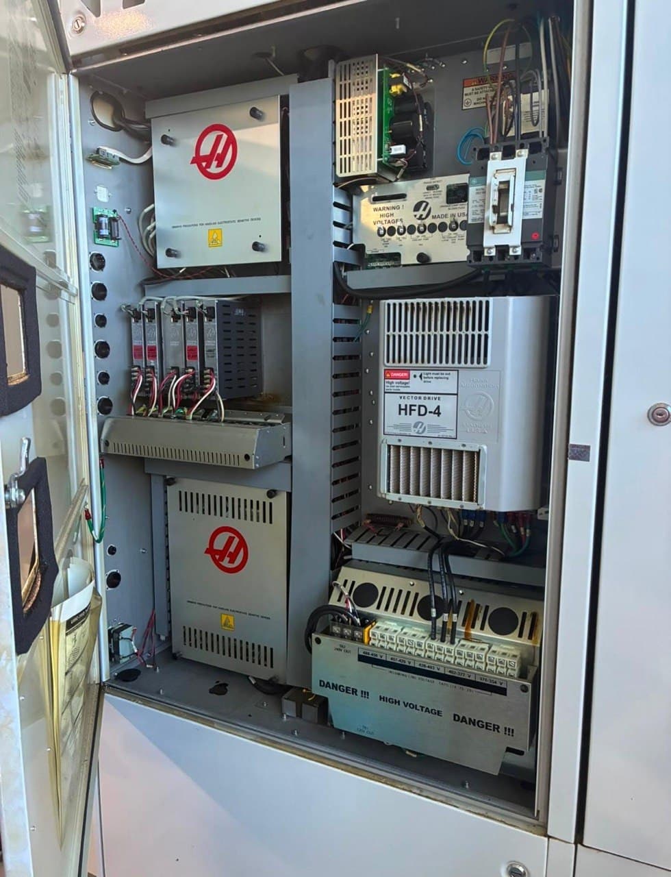 5-осевой универсальный обрабатывающий центр с ЧПУ HAAS UMC-750 2014 года-ID18028