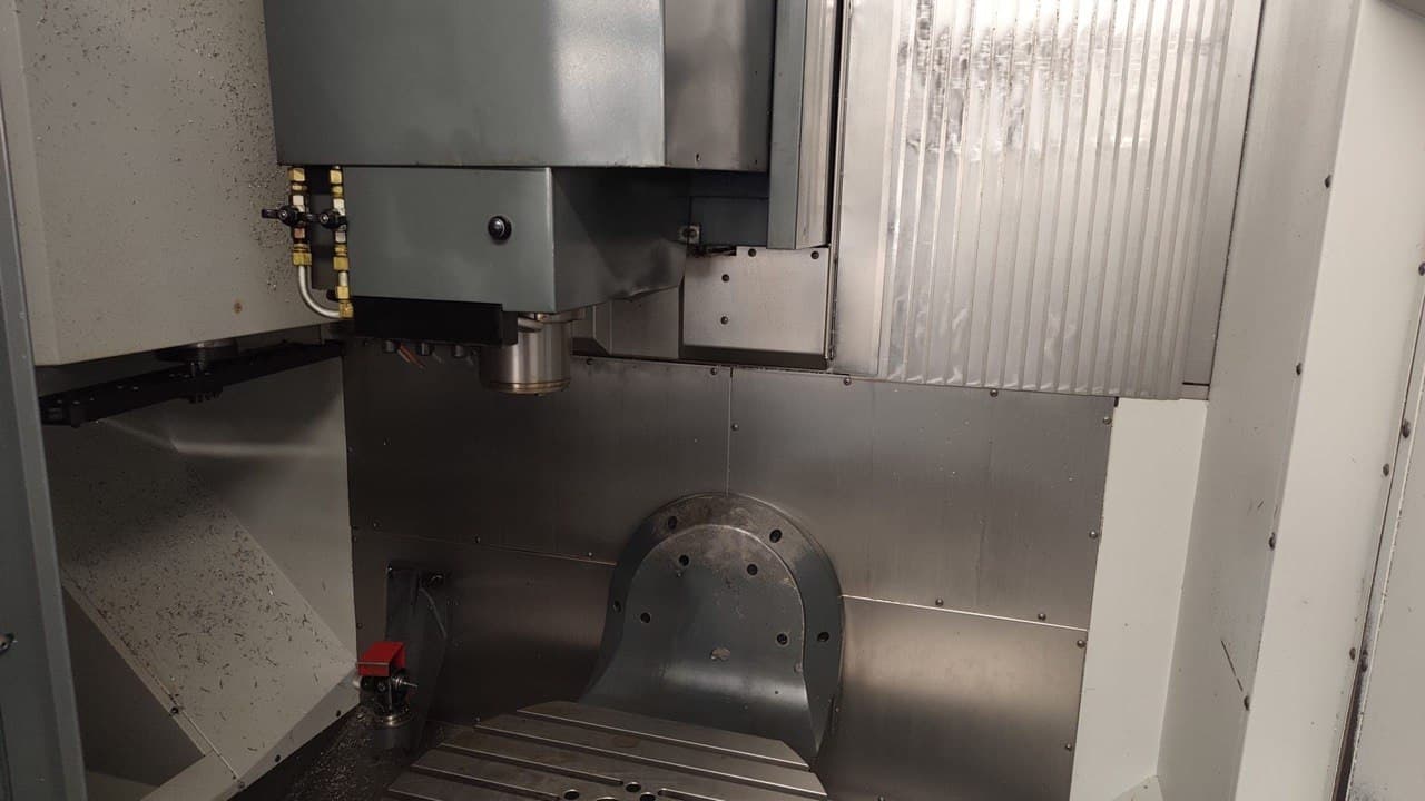 5-осевой универсальный обрабатывающий центр с ЧПУ HAAS UMC-750-ID17955