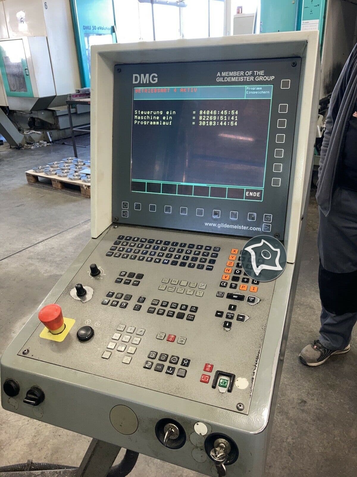 5-осевой вертикально-фрезерный станок с ЧПУ Deckel Maho DMU 70 V-ID14913