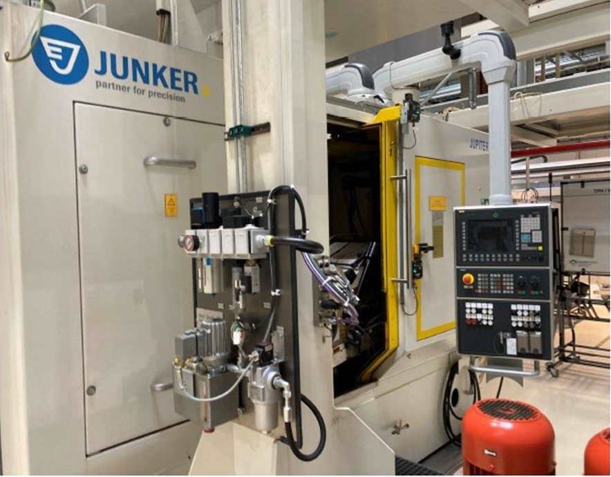 Бесцентровой цилиндрический шлифовальный станок JUNKER Jupiter 500-ID17636