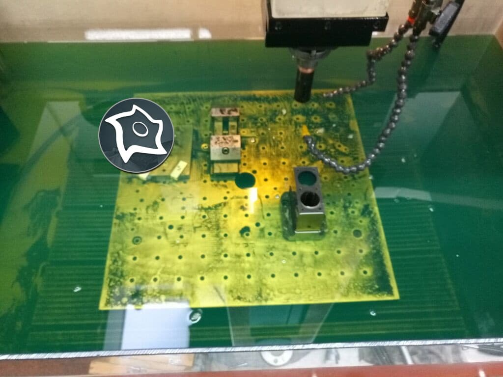 Электроэрозионный прошивной станок CHARMILLES Roboform 400-ID14316