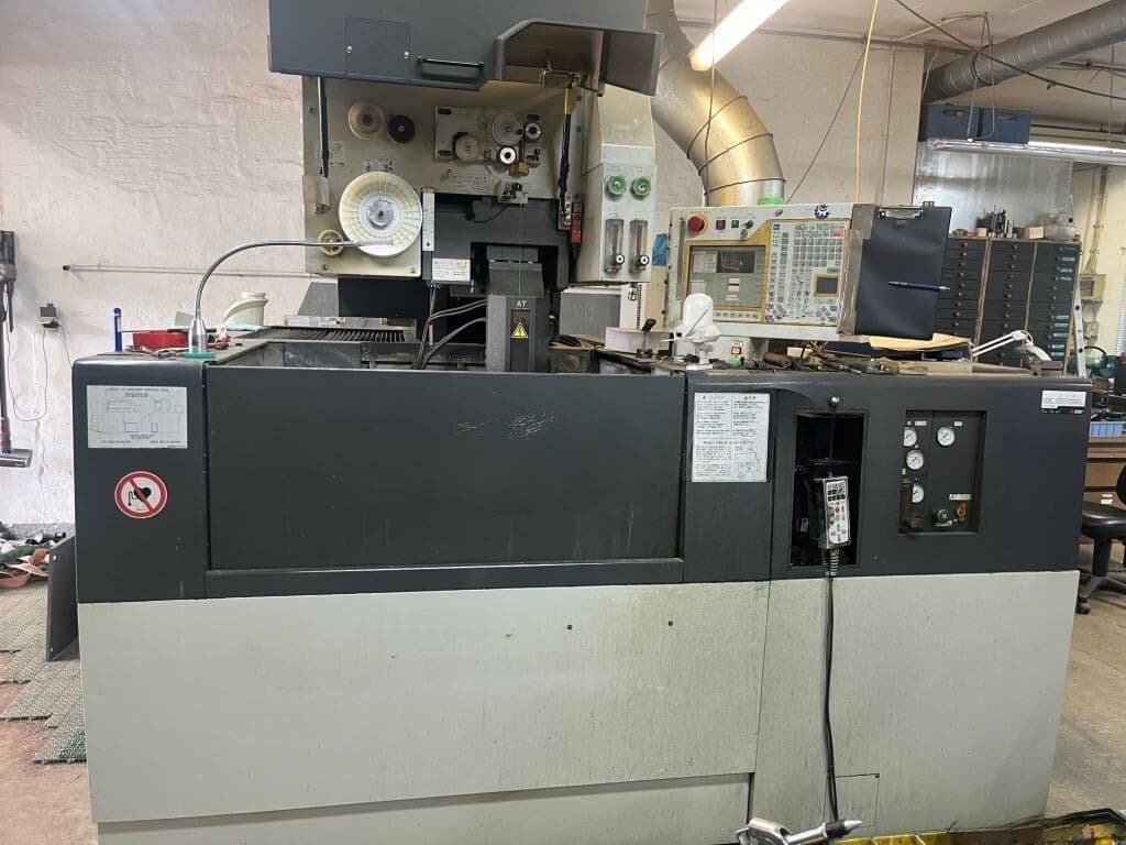 Электроэрозионный проволочно-вырезной станок Mitsubishi W 21 FA - 1-ID17217