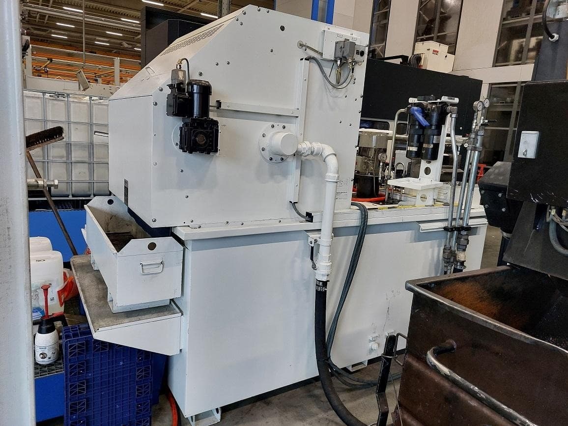 Фрезерные центры с ЧПУ MAKINO A81 с системой Fanuc 310-ID17729