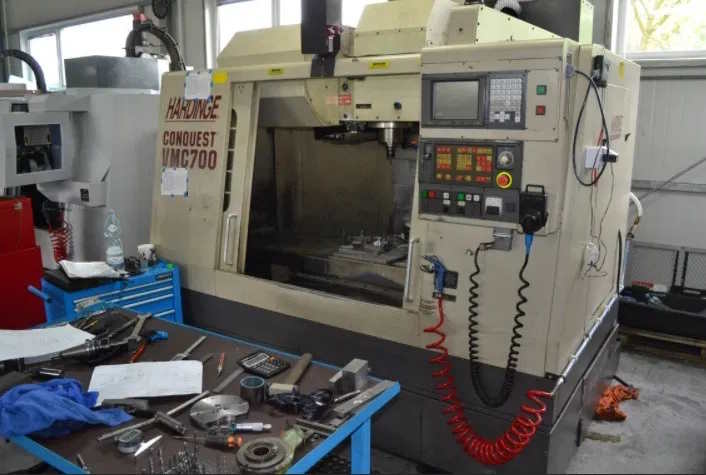 Фрезерный обрабатывающий центр HARDINGE VMC 700-ID17913