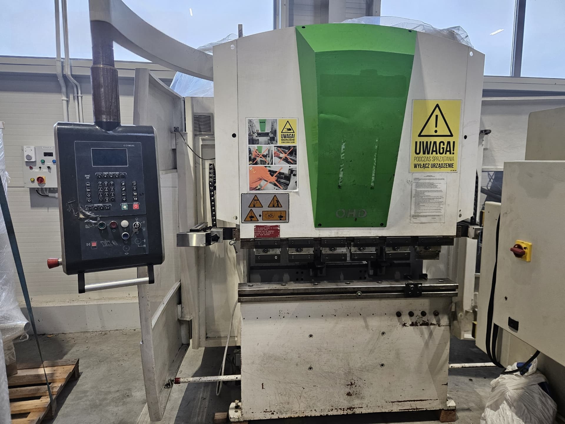 Гидравлический листогибочный пресс ADIRA QHD-2512 PLC-ID17567