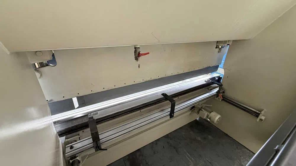 Гидравлический листогибочный пресс LVD PPBL-H-165/30-ID17914