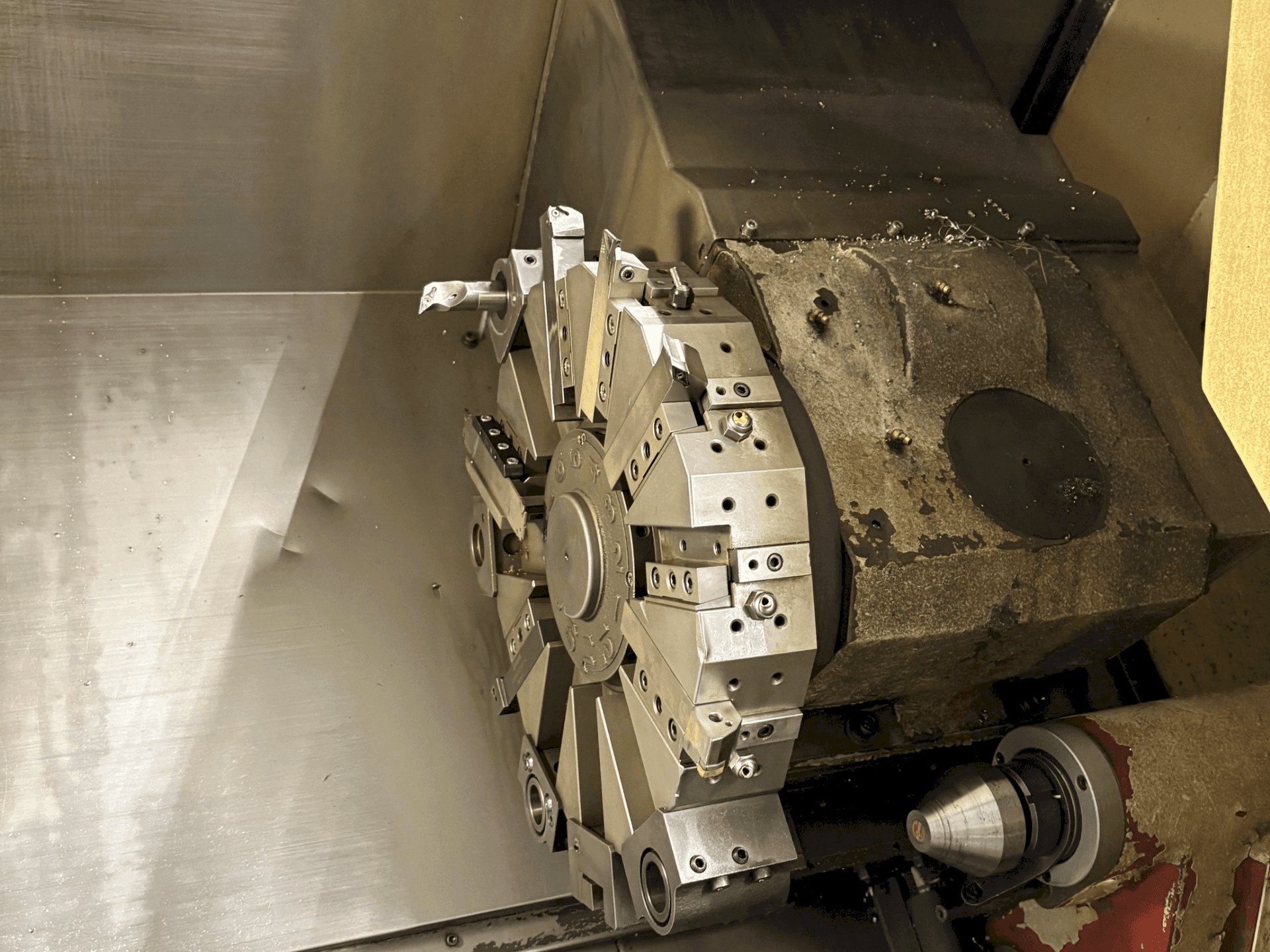 Горизонтальный токарный станок с ЧПУ HWACHEON Cutex 240-ID17148