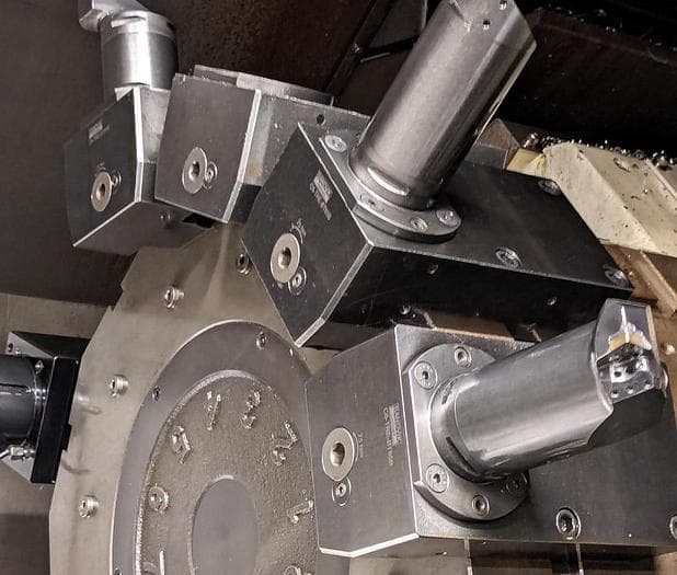 Горизонтальный токарно-фрезерный обрабатывающий центр с ЧПУ 2014 HWACHEON Hi-TECH 850L YMC-ID17135