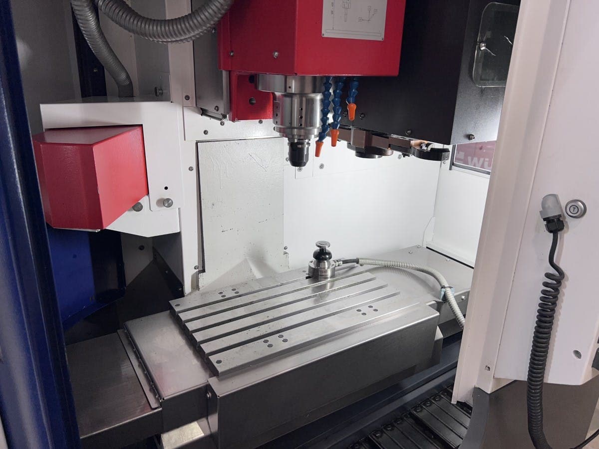 Компактный вертикальный обрабатывающий центр с ЧПУ EMCO Emcomill E350-ID17501