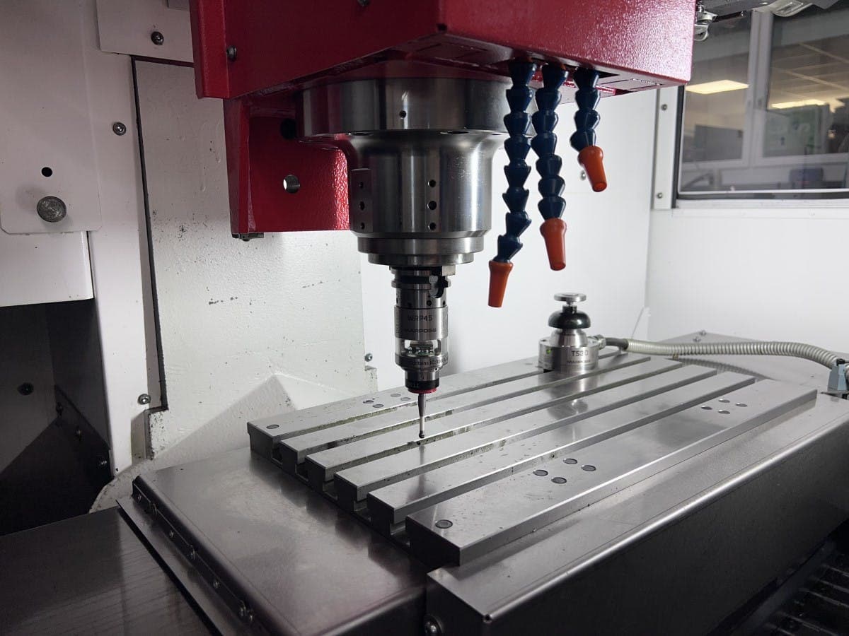 Компактный вертикальный обрабатывающий центр с ЧПУ EMCO Emcomill E350-ID17501