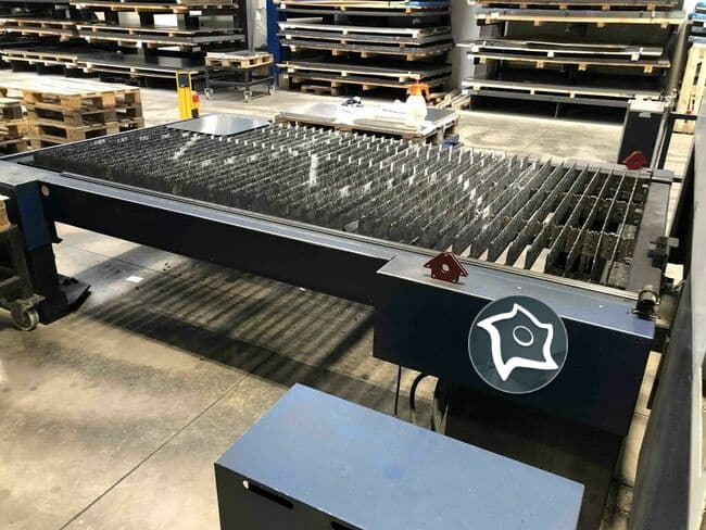 Лазерный станок с ЧПУ TRUMPF TruLaser 3030-ID13516