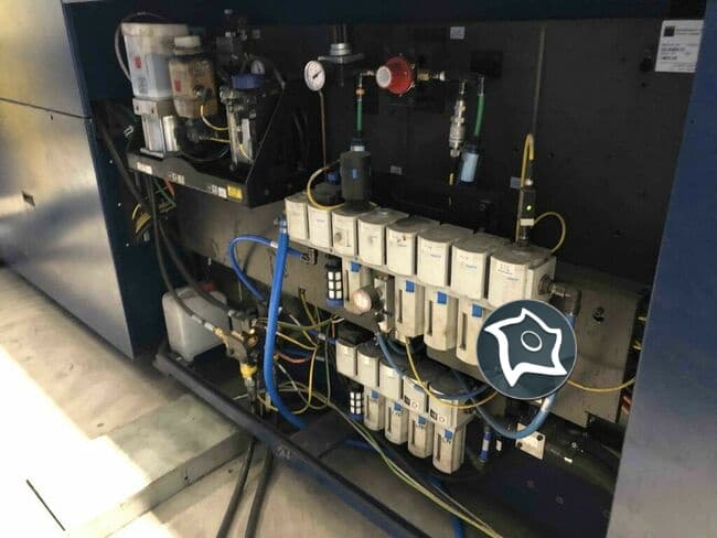 Лазерный станок с ЧПУ TRUMPF TruLaser 3030-ID13516