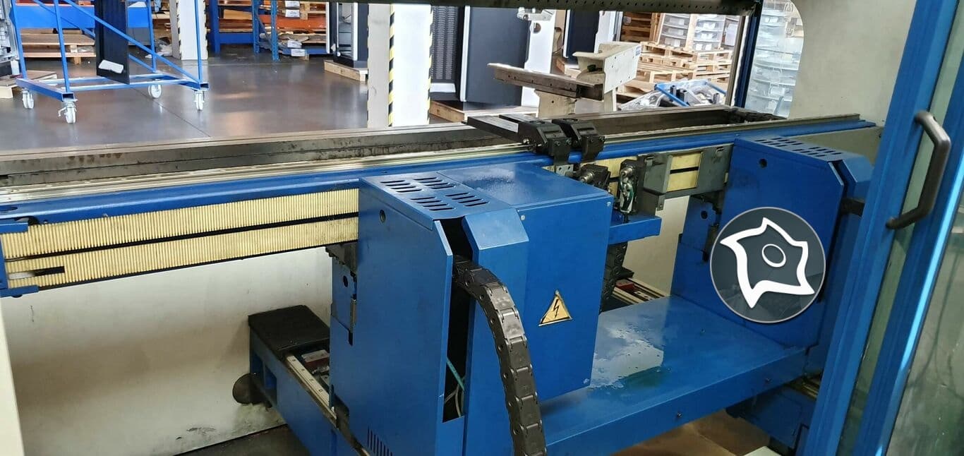 Листогибочный гидравлический пресс с ЧПУ Trumpf TrumaBend V 130-ID15564