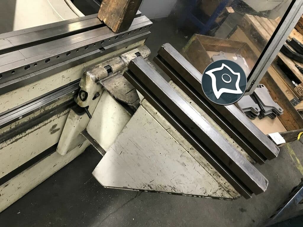 Листогибочный гидравлический пресс с ЧПУ Trumpf TrumaBend V 130-ID15565