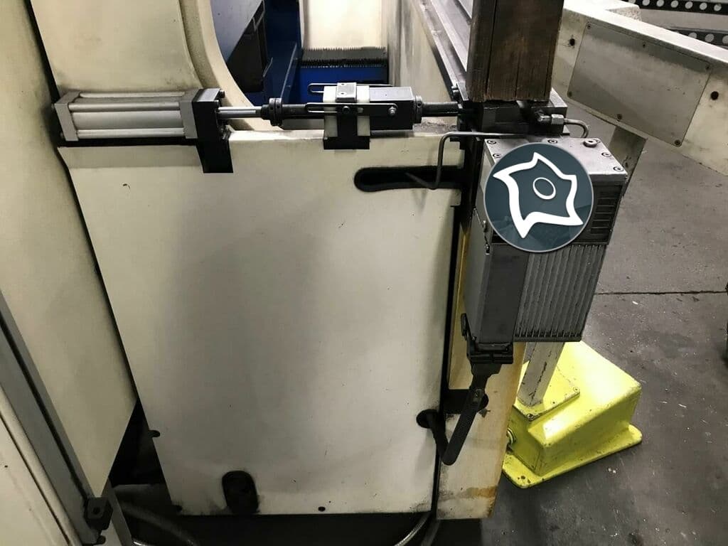 Листогибочный гидравлический пресс с ЧПУ Trumpf TrumaBend V 130-ID15565