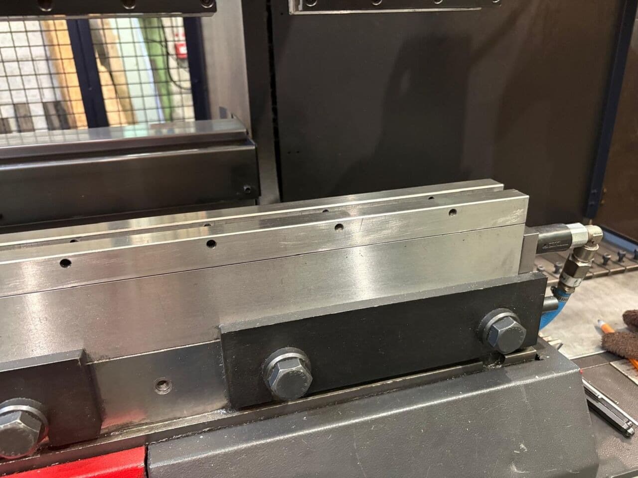 Листогибочный пресс Amada HFE 3i 1003-ID17420