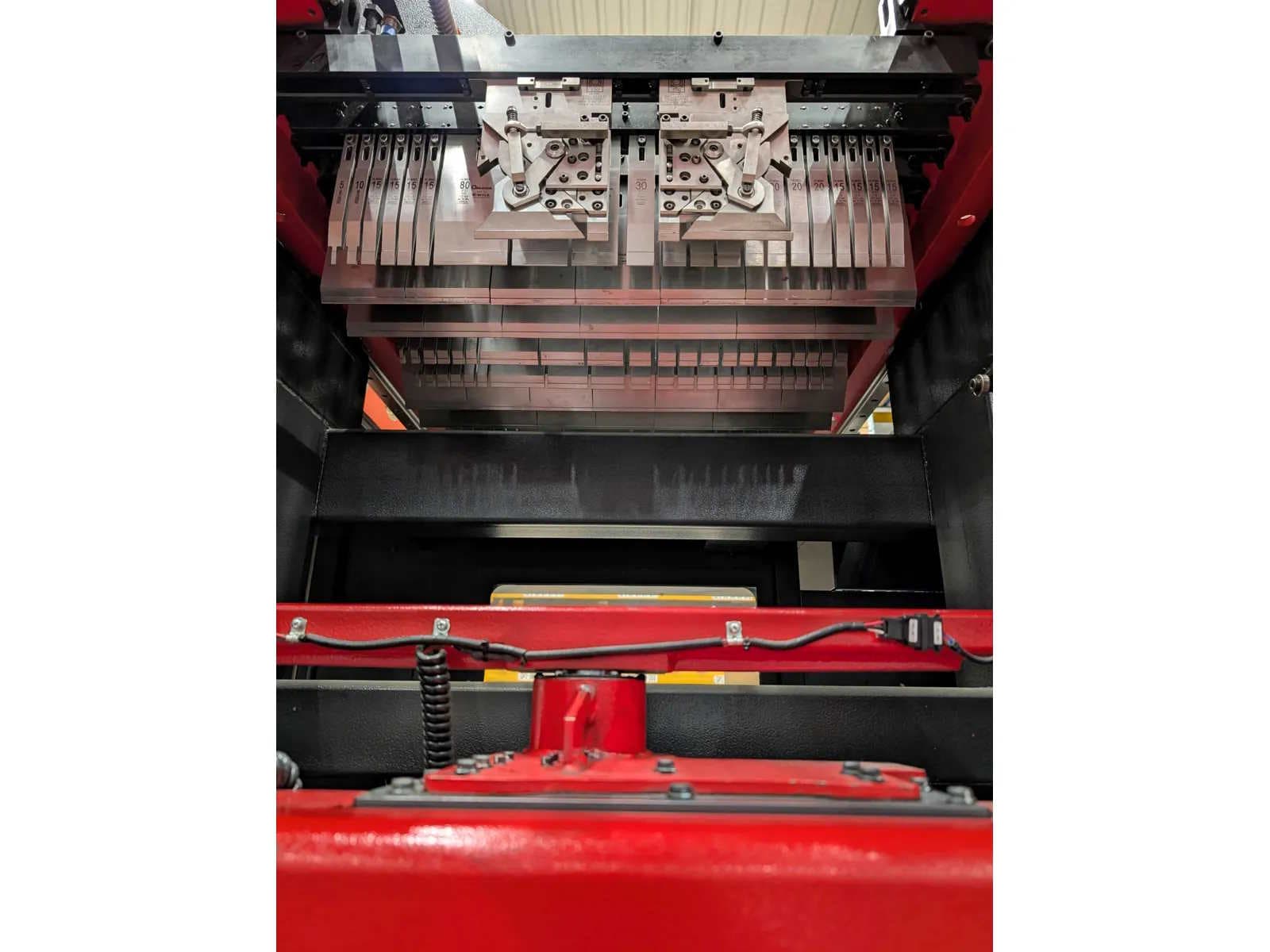 Листогибочный пресс с ЧПУ AMADA - HDS-1030NTR - 2010 -ID17687