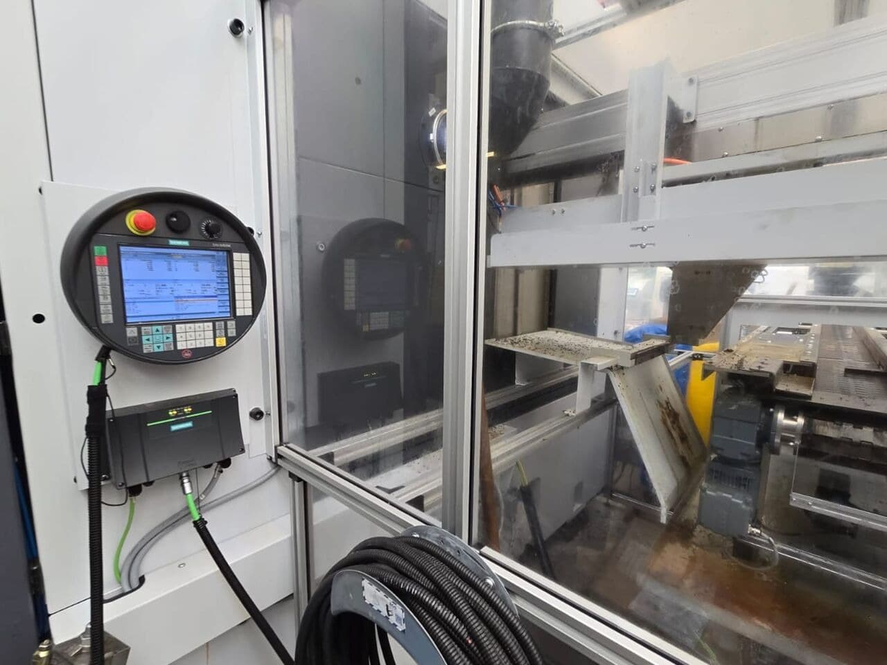 Многофункциональный обрабатывающий центр с ЧПУ Stama MT 733 two-ID17459