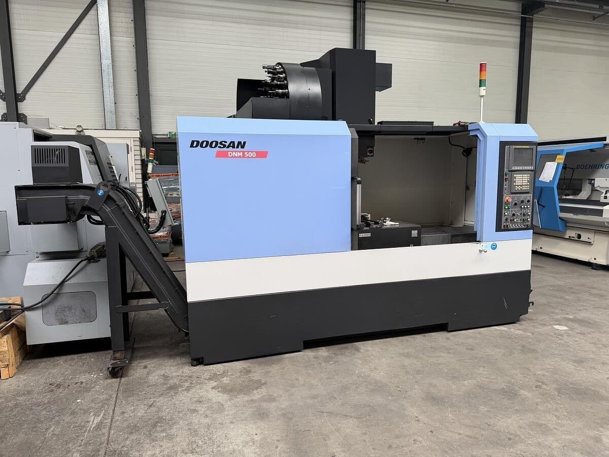 Обрабатывающий центр Doosan DNM 500-ID18019