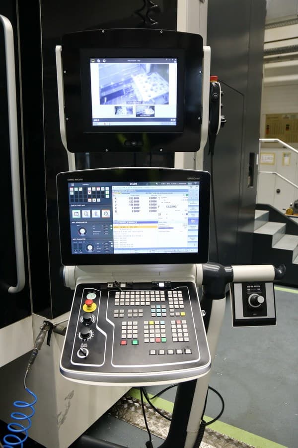 Пятиосевой универсальный обрабатывающий центр DMG MORI - DMC 340 U-ID17527