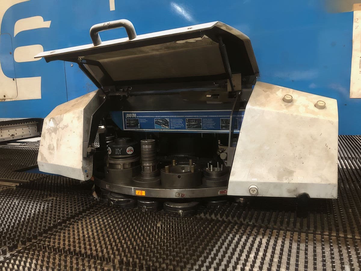 Револьверный координатно-пробивной пресс Finn-Power FINN POWER E6-ID17389