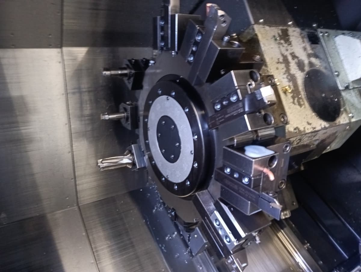 Токарно-фрезерный центр с ЧПУ Hwacheon Cutex 180 BL SYMC-ID17149