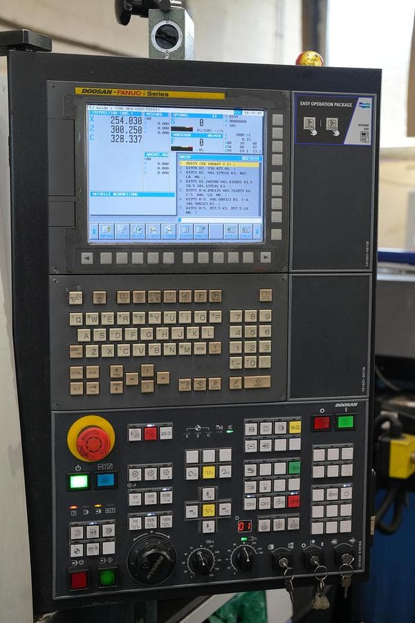 Токарный центр с ЧПУ DOOSAN LYNX 300 M-ID17545