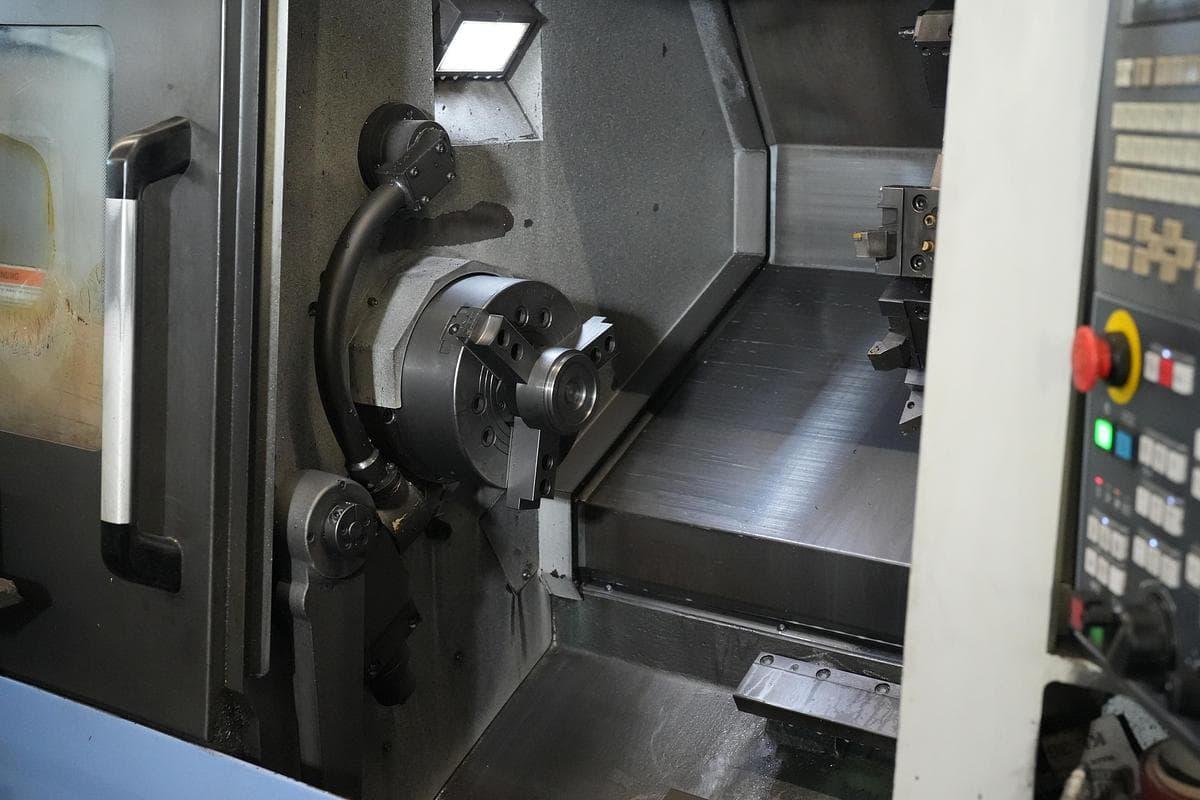 Токарный центр с ЧПУ DOOSAN LYNX 300 M-ID17545