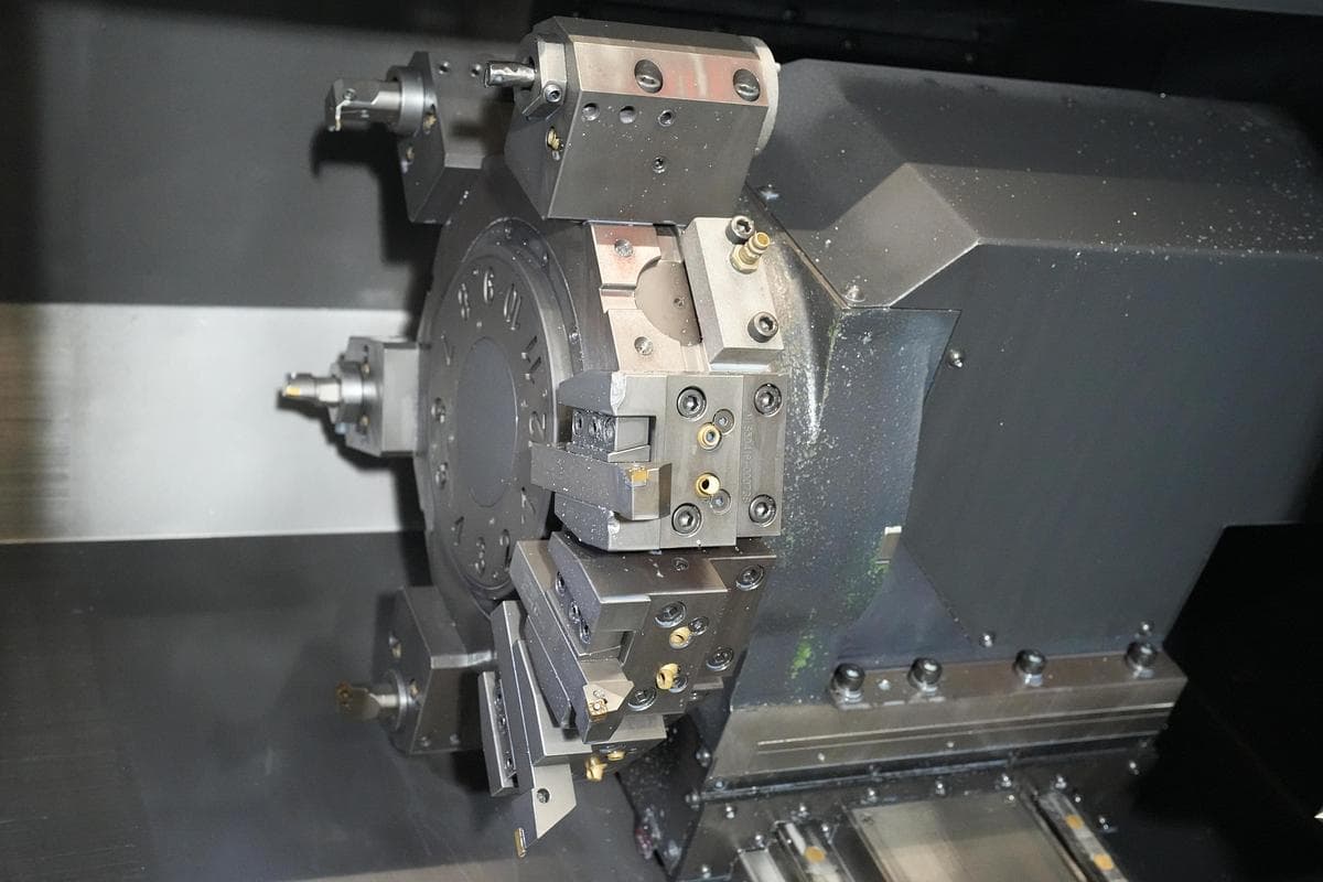 Токарный центр с ЧПУ DOOSAN LYNX 300 M-ID17545