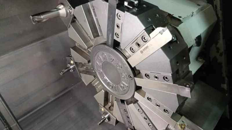 Токарный станок с ЧПУ б/у с фиксированными инструментами Hwacheon HI TECH 200 A-ID17144