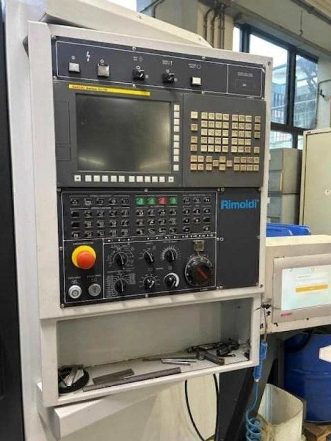 Токарный станок с ЧПУ Goodway GLS 2000LYS с приводными инструментами.-ID18016