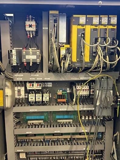 Токарный станок с ЧПУ Hwacheon CUTEX 160 б/у с устройством подачи прутка-ID17151