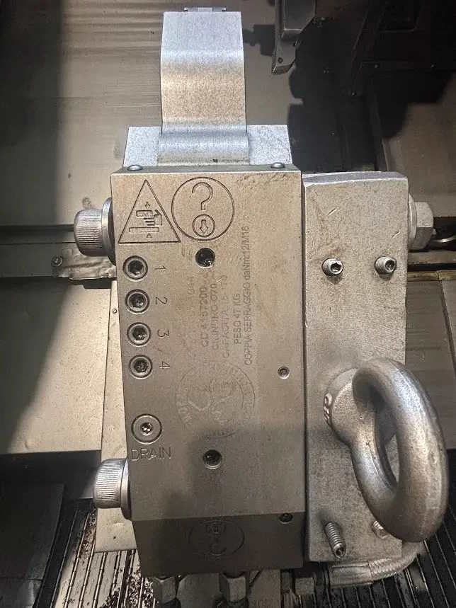 Токарный станок с ЧПУ OKUMA LB 400 с фиксированным инструментом.-ID17933