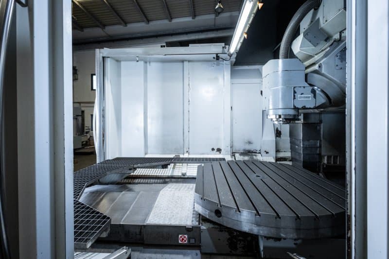 Универсально-фрезерный обрабатывающий центр DECKEL MAHO DMU 200 P-ID17845