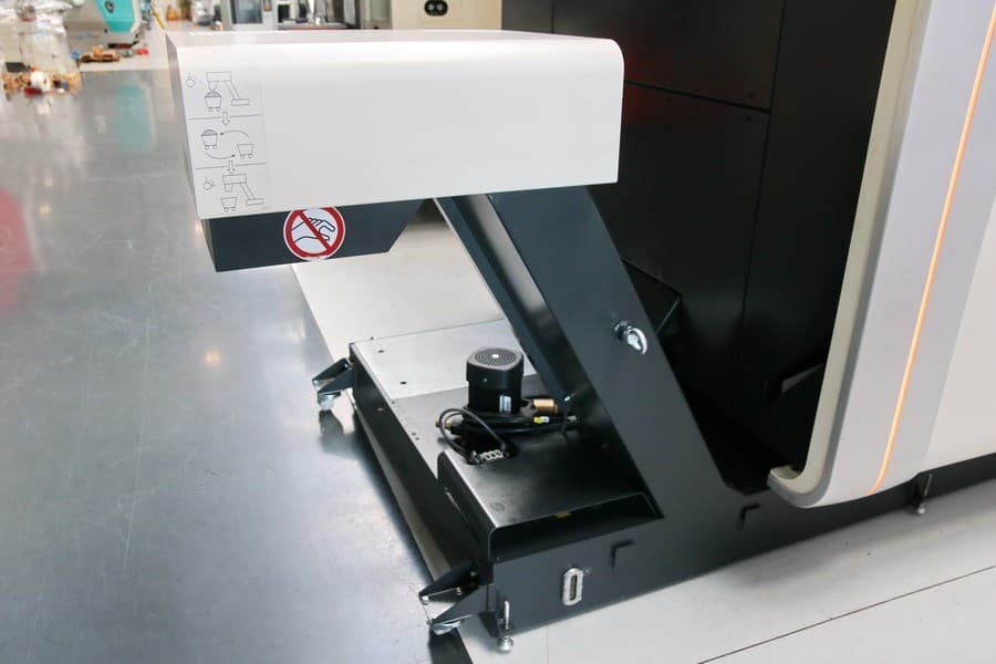 Универсально-фрезерный обрабатывающий центр DMG DECKEL MAHO - DMU 50 New Design-ID17830