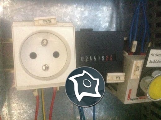 Универсально-фрезерный обрабатывающий центр с ЧПУ HURON KX 15-ID13393