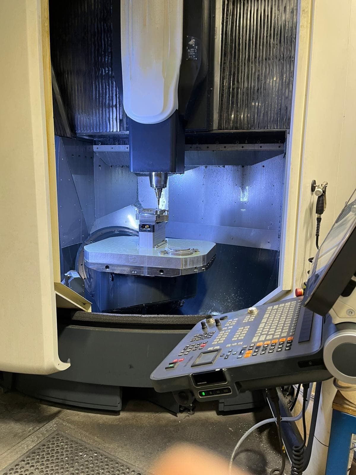 Универсально-фрезерный станок DMG MORI DMU 100 eVo 2015-ID17843