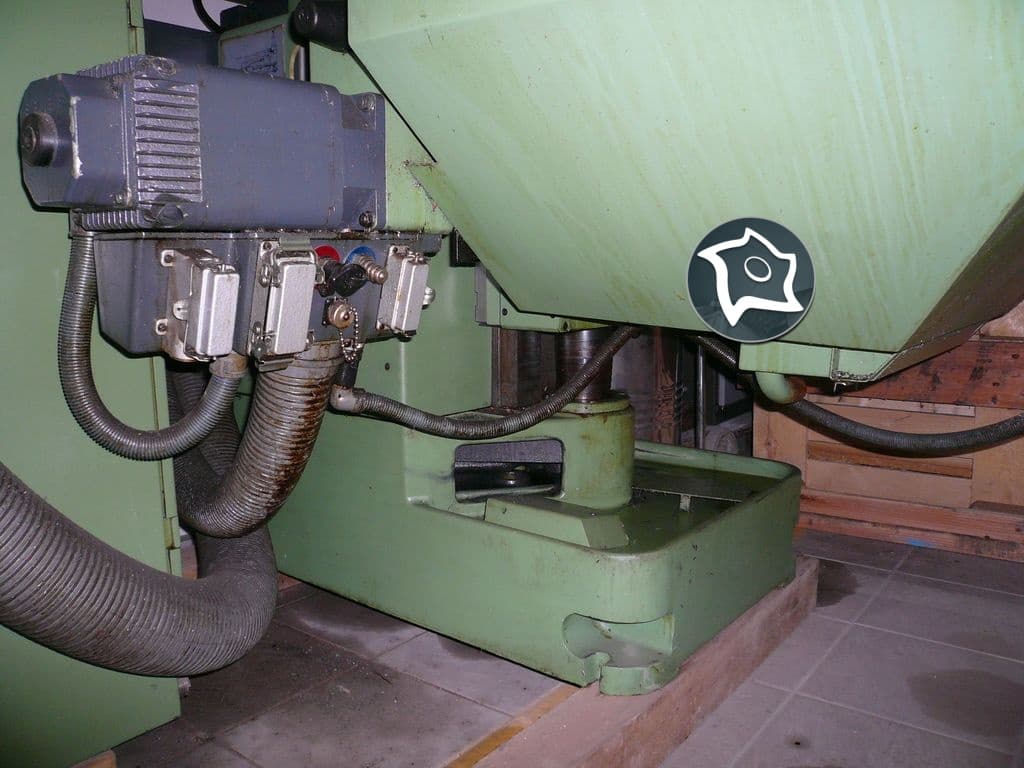 Универсально-фрезерный станок с ЧПУ Deckel FP 3-ID13402