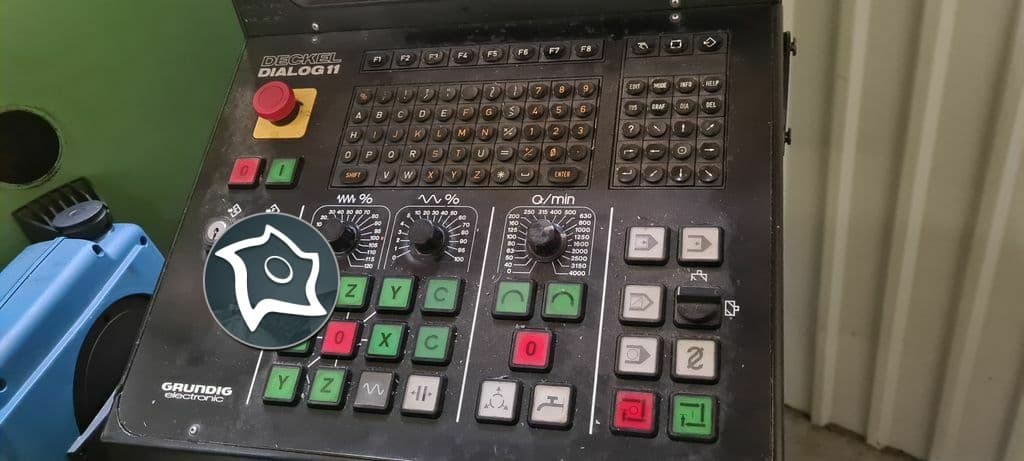 Универсально-фрезерный станок с ЧПУ Deckel FP 4 AT-ID15552