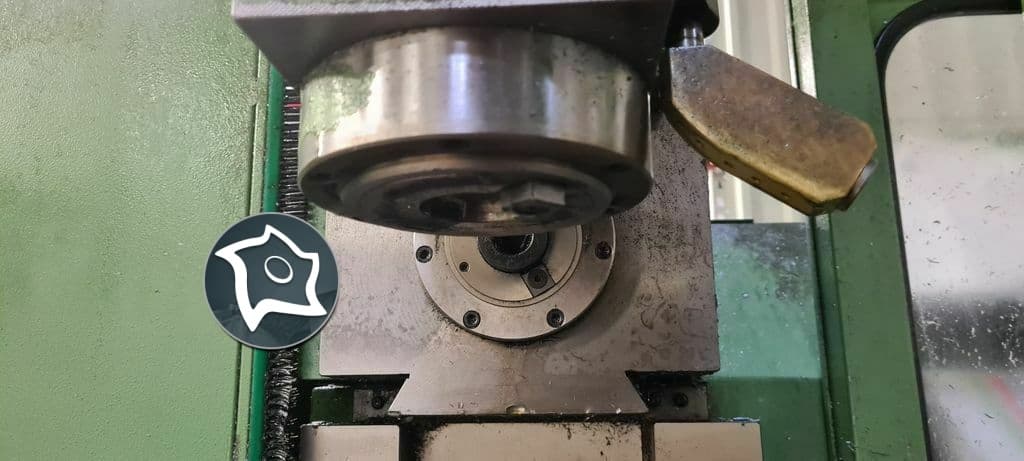 Универсально-фрезерный станок с ЧПУ Deckel FP 4 AT-ID15552