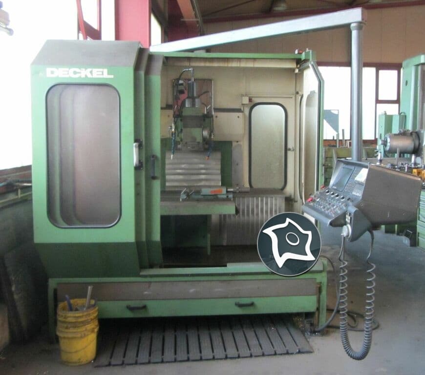 Универсально-фрезерный станок с ЧПУ DECKEL FP 5 NC-ID15501