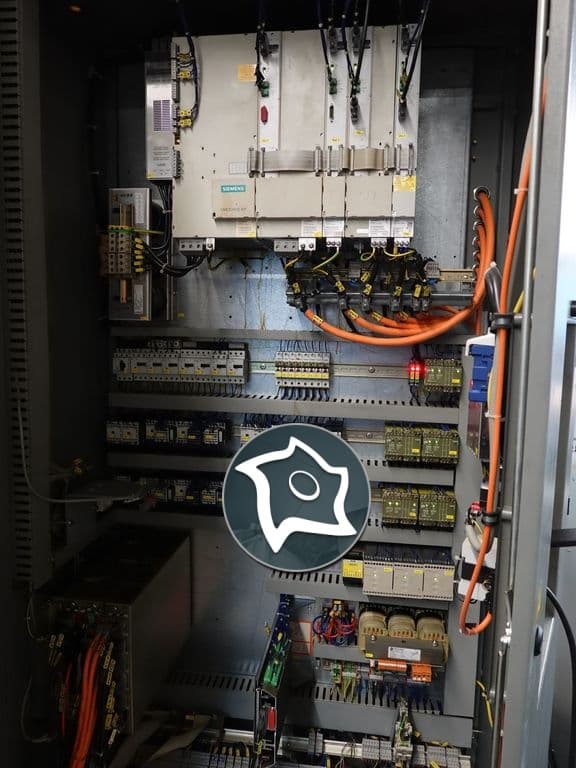 Универсально-фрезерный станок с ЧПУ DECKEL MAHO DMU 60 P-ID15105