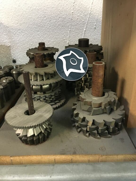 Универсально-фрезерный станок с ЧПУ DECKEL MAHO FP 3-50-ID16189