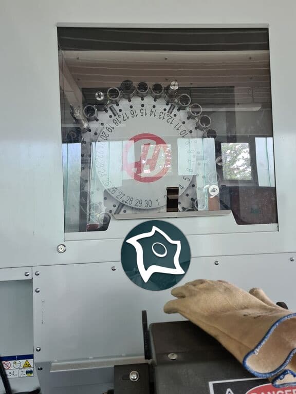 Универсально-фрезерный станок с ЧПУ HAAS UMC 1000-ID16707