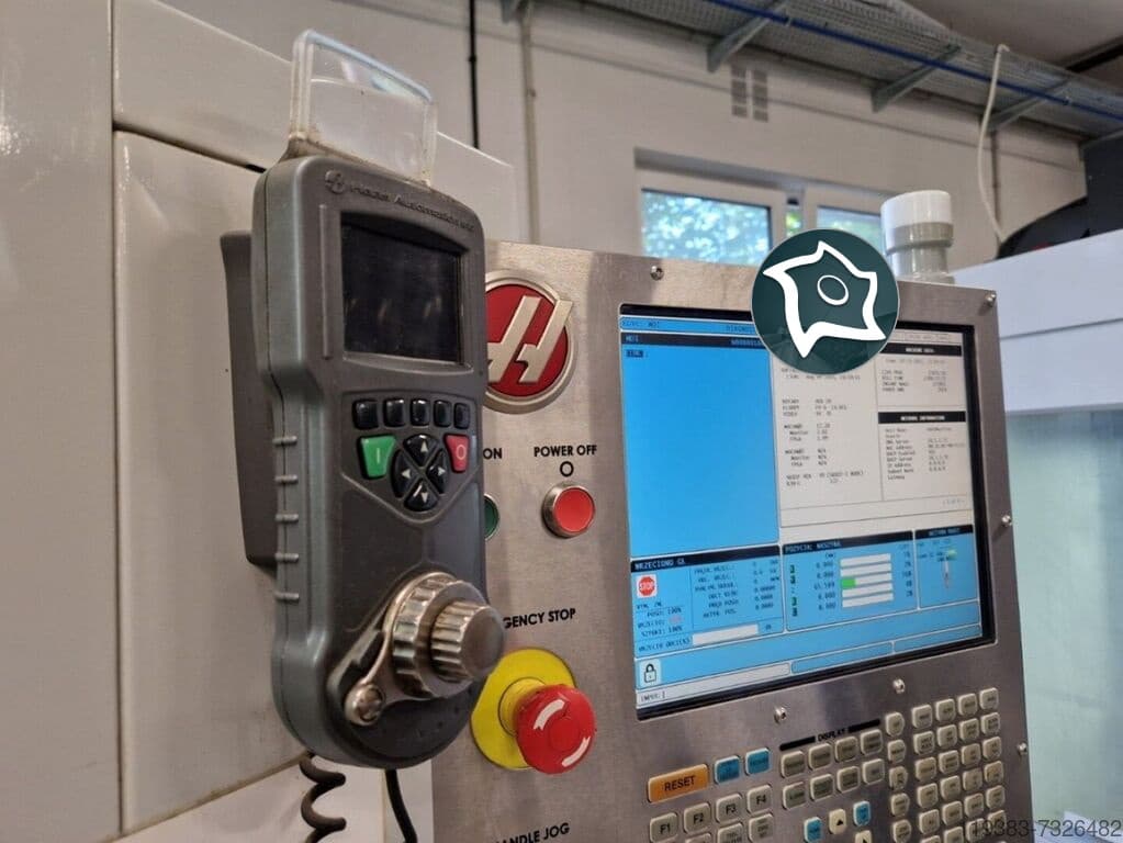 Универсально-фрезерный станок с ЧПУ HAAS UMC 750-ID16679