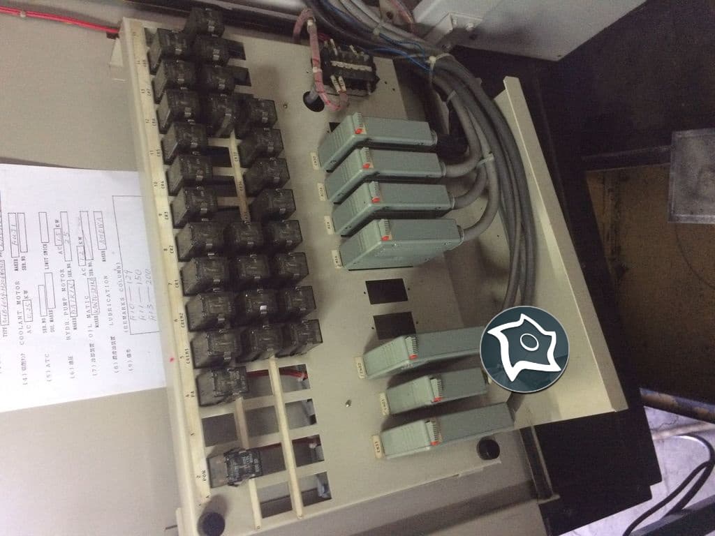 Универсально-фрезерный станок с ЧПУ HAMAI MC-3VA-ID12648