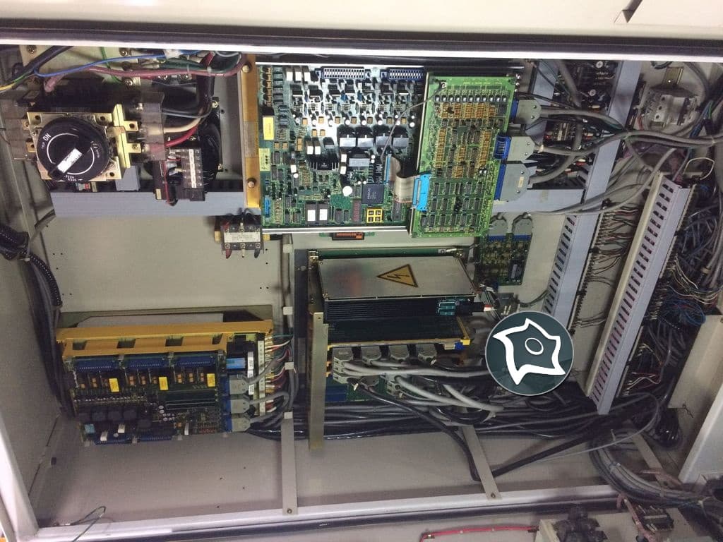 Универсально-фрезерный станок с ЧПУ HAMAI MC-3VA-ID12648