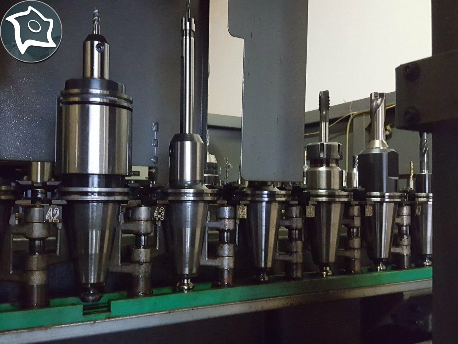 Универсально-фрезерный станок с ЧПУ MAHO MH 1600 C-ID13115